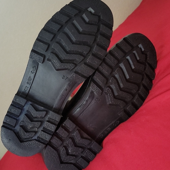 Burberry Rain Boots FIRM PRICE - Picture 10 of 11